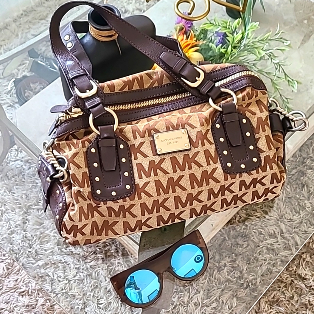 Michael Kors Monogram Bag - Picture 4 of 16